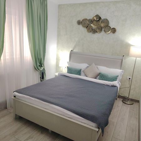 Relax Downtown Suite Constanta Exterior photo